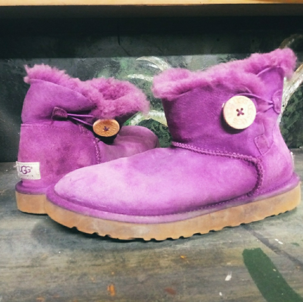 Ugg mini bailey button boots/booties